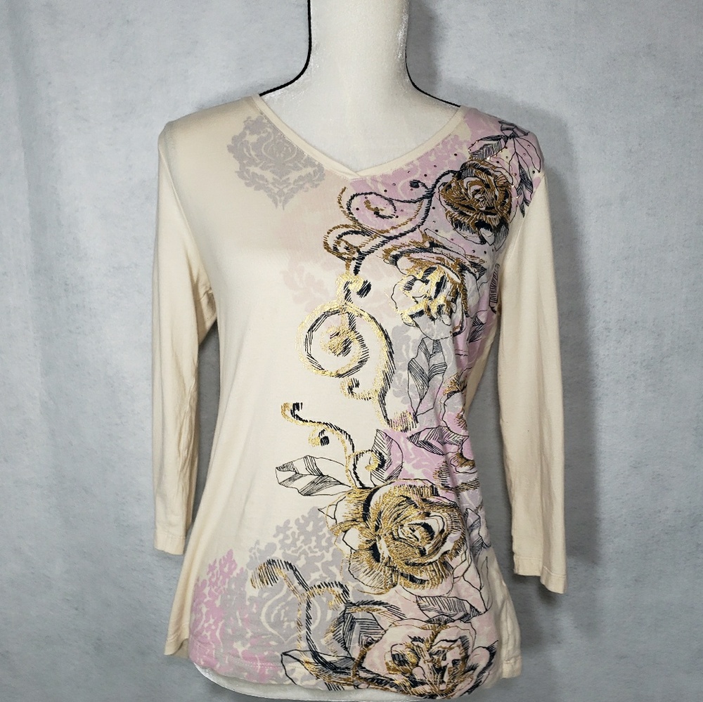 Nicolle Miller Top M flowers